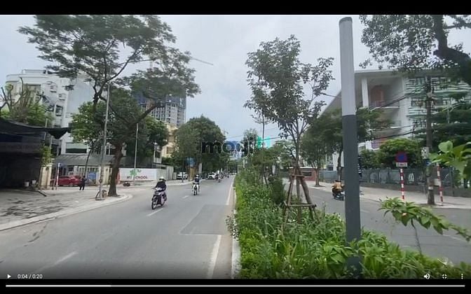 Hình ảnh Cần cho thuê gấp 200m2 đất mặt phố Lạc Long Quân, lô góc.
