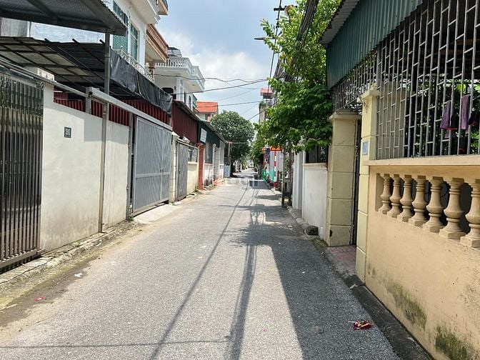 Hình ảnh Anh trai nhờ bán khẩn cấp mảnh đất nằm tại mặt ngõ 65 phố Kẻ Tạnh