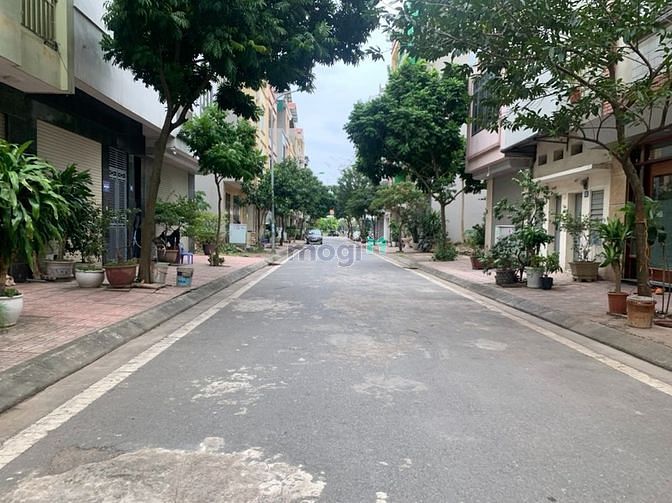 Hình ảnh Bán gấp 40m đất khu tái định cư Giang Biên, dân cư yên tĩnh, cơ sở hạ