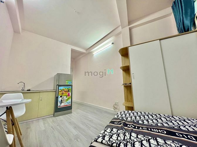 Hình ảnh Phòng mới xây full nội thất Quận 1 cho thuê