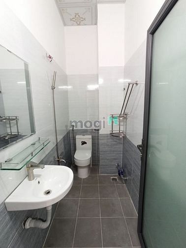 Hình ảnh Phòng gác bình tân -rộng rãi- ban công thoáng mát