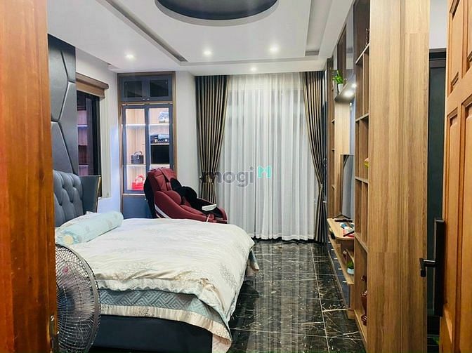 Hình ảnh bán nhà 4 tầng mặt tiền 10m5 kẹp 5m5 sát bên hà huy tập