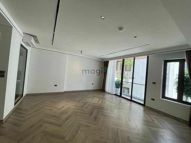 Hình ảnh Bán nhà phố Bồ Đề, Long Biên 64 7 6