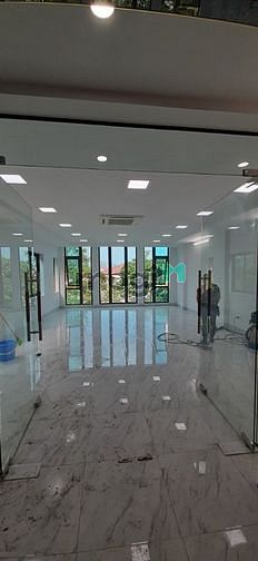Hình ảnh Nhà mới tinh mặt phố Trần Cung: 75m2, 6 tầng, thang máy 35tr