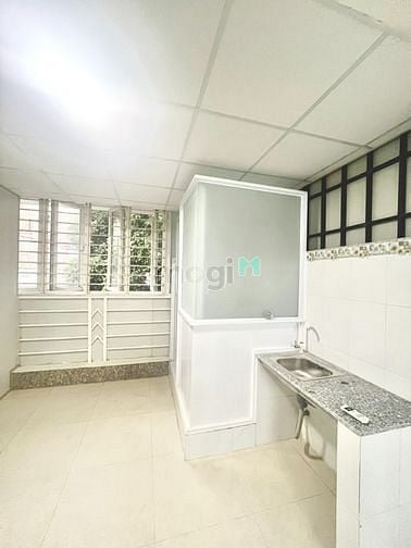 Hình ảnh cho thuê phòng trọ 100%, có ban công, cửa sổ lớn