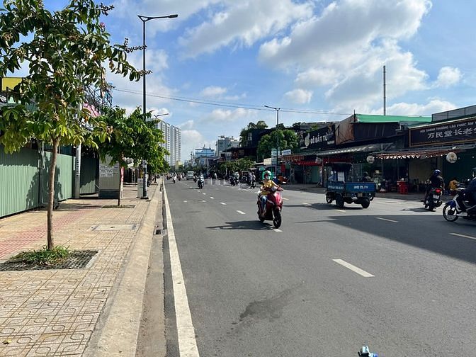 Hình ảnh Bán đất mặt tiền đường Tô Hiệu Quận Tân Phú 35x55m.