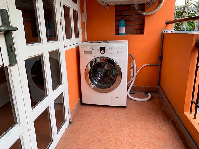 Hình ảnh CHDV Mặt Tiền Lý Chính Thắng 1PN Full Nội Thất Balcon lớn