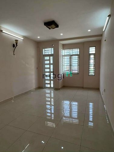 Hình ảnh Bán nhà phố mới đường Phạm Hùng gần KDC Văn Lang