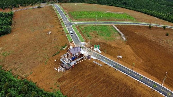 Hình ảnh Bán lô đất Cách Chợ bảo Lộc 4km , mặt tiền Nguyễn Văn Cừ thổ cư 215m2