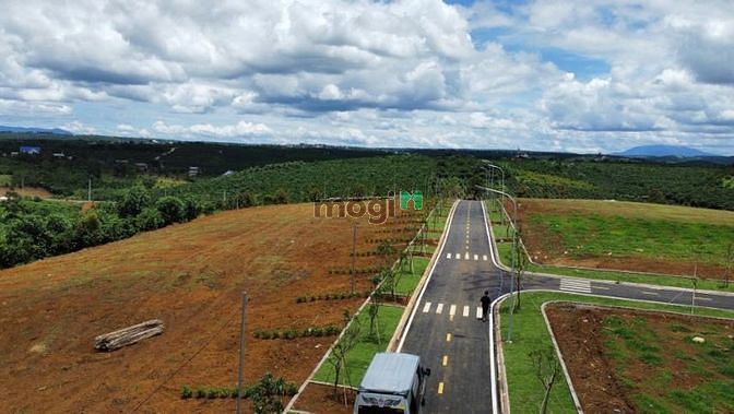Hình ảnh Bán lô đất Cách Chợ bảo Lộc 4km , mặt tiền Nguyễn Văn Cừ thổ cư 215m2