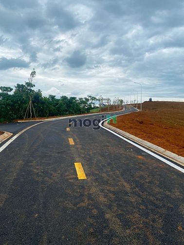 Hình ảnh Bán lô đất Cách Chợ bảo Lộc 4km , mặt tiền Nguyễn Văn Cừ thổ cư 215m2