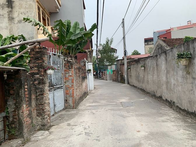 Hình ảnh Bán đất ngõ 81 phố Trạm, 40m2 đường oto qua nhà, chỉ 3,5 tỷ