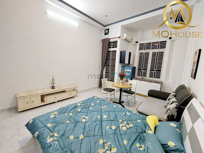 Hình ảnh CHDV đối diện Nhà Thờ Tân Định, có ban công, máy giặt riêng, Quận 1.