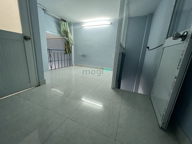 Hình ảnh Mặt tiền 4m oto ra cách mạng tháng 8. Phường 15 quận10 chỉ hơn 4 tỷ