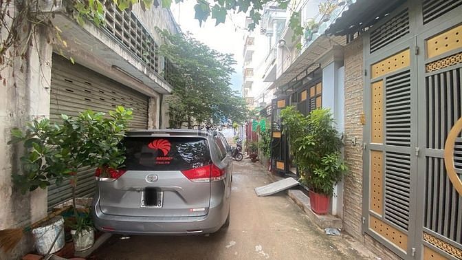 Hình ảnh Bán Gấp nhà Lê Thúc Hoạch 65m2, HẺM 5m, 4 tầng, mới 5 tỷ