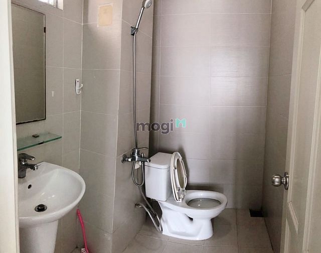 Hình ảnh Cho thuê phòng ban công, thang máy, 25m2 Lê Văn Sỹ, Quận Tân Bình
