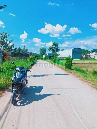 Hình ảnh Đất nền bán gấp giá rẻ trung tâm chợ Bình chánh.