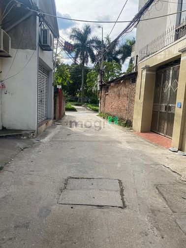 Hình ảnh Bán 43m đất Tổ 8 Thạch Bàn, sau trường Mầm non, cạnh vườn hoa