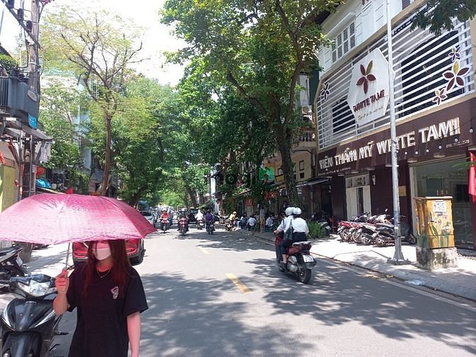 Hình ảnh Cho thuê nhà mặt phố Hàng Bún - Trúc Bạch - Ba Đình