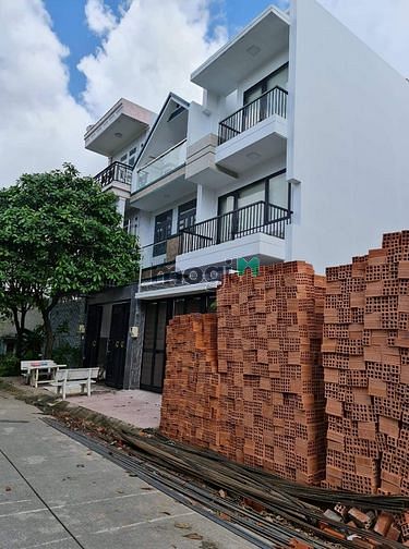 Hình ảnh Bán đất Quận 9 , đường lê văn việt , 67m2 , đường 10m,chỉ 4.1 tỷ