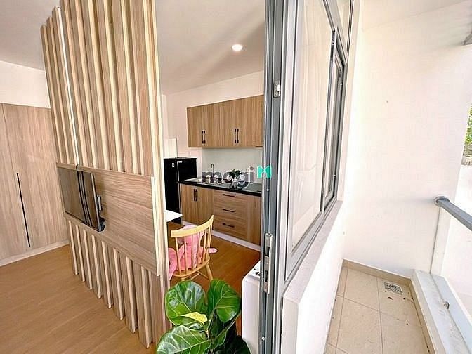 Hình ảnh Cho thuê phòng cao cấp gần Etown có vách ngăn, ban công thoáng mát