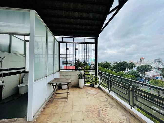 Hình ảnh Cho thuê penthouses 2 tầng view kênh, và thành phố giáp quận 3