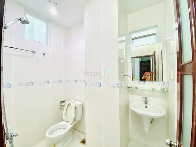 Hình ảnh Căn Hộ Dịch Vụ full nội thất, Cửa sổ lớn, Quận 1