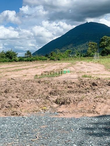 Hình ảnh cần tiền bán gấp lô đất view núi bà tây ninh