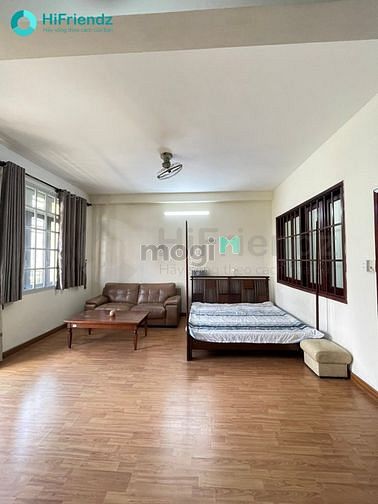 Hình ảnh 1 phòng duy nhất vừa ban công vừa có bồn tắm
