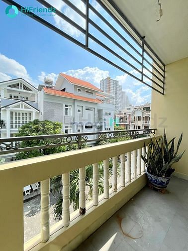 Hình ảnh 1 phòng duy nhất vừa ban công vừa có bồn tắm