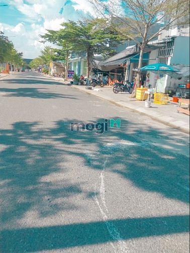 Hình ảnh Bán Nhanh Lô Đất 5 x 20 ( 100m2 ) Gần KCN Lê Minh Xuân _ SHR