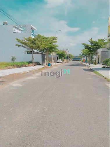 Hình ảnh Bán Nhanh Lô Đất 5 x 20 ( 100m2 ) Gần KCN Lê Minh Xuân _ SHR