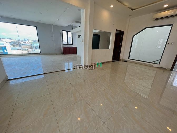 Hình ảnh ROOFTOP mới tinh view kính Bùi Thị Xuân