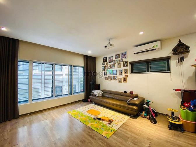 Hình ảnh Bán nhà phố vạn bảo - ba đình - Dt 70m2 xây 5 tầng - Mt 5,4m.
