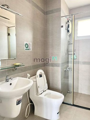 Hình ảnh Studio đón nắng, FULL cửa kính,không gian YÊN TĨNH gần cầu Sài Gòn