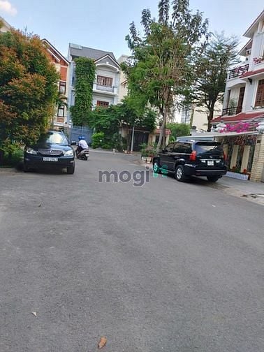 Hình ảnh Bán đất hẻm Nguyễn Văn Hưởng 400m2 xây cao 7 tầng giá chỉ 64 tr/m2