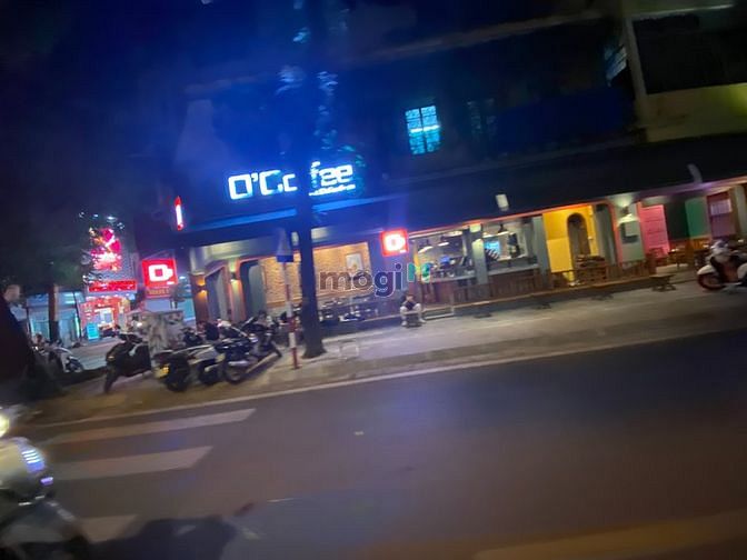 Hình ảnh Cho thuê nhà mặt phố Thái Thịnh- Thái Hà, mặt tiền 11m