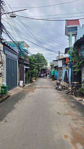 Hình ảnh BÁN ĐẤT DĨ AN, đất 2 mặt tiền trước sau ngay lối vào Làng Đại Học H471
