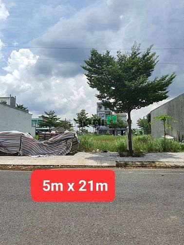 Hình ảnh Bà chị chơi chung gởi bán lô đất 105m2 Long An