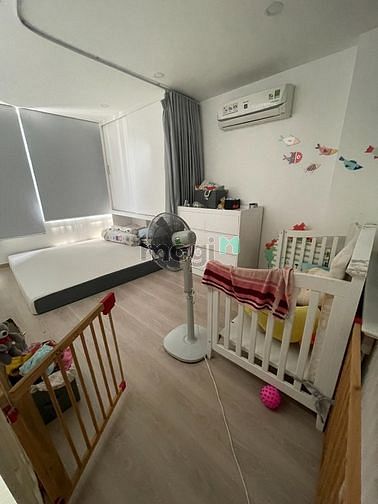 Hình ảnh Thuê nhà nguyên căn - mặt tiền CMT8 P.4 Tân Bình