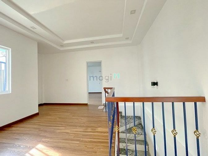 Hình ảnh Bán nhà  hẻm 54 Lê Văn Lương Q7