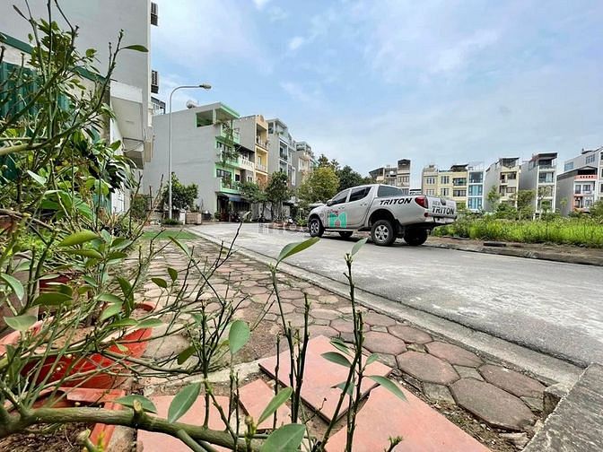 Hình ảnh (Gần Ruby City) Bán đất Giang Biên 50m2, Ngõ thông 7 chỗ, giá 3.5 tỷ