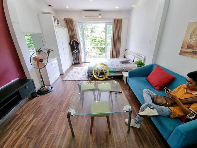 Hình ảnh Căn Hộ FullNT Có Ban Công Thoáng Mát ngay Dinh Độc Lập