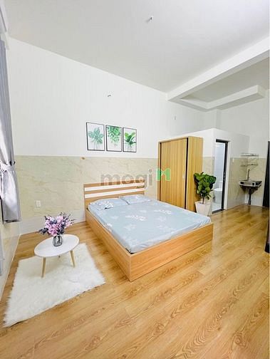 Hình ảnh Phòng Full Nội Thất  cửa sổ lớn Lạc Long Quân