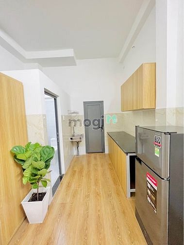 Hình ảnh Phòng Full Nội Thất  cửa sổ lớn Lạc Long Quân