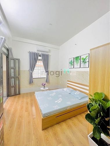 Hình ảnh Phòng Full Nội Thất  cửa sổ lớn Lạc Long Quân