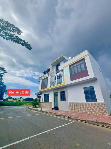 Hình ảnh Cần ra gấp lô đất đẹp, chính chủ, 3 mặt tiền. sổ sẵn