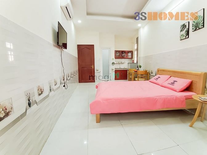 Hình ảnh CHDV full nội thất có ban công rộng, có chỗ đậu ô tô miễn phí gần sbay