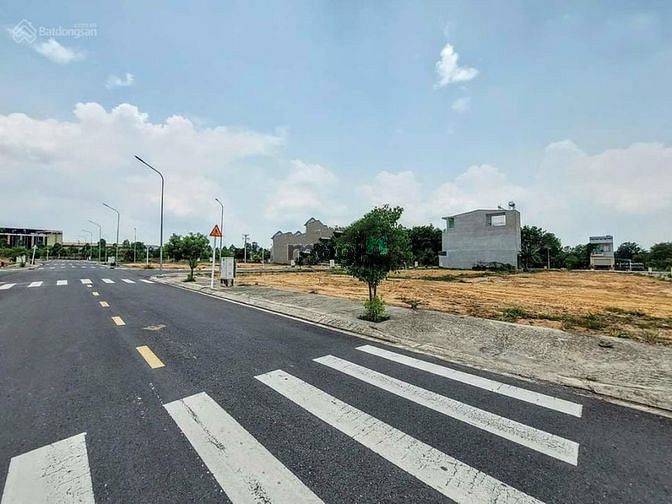 Hình ảnh Sang gấp vài lô KDC Bach Giang, Q.9, 100m2, 1tỷ980, sổ hồng riêng
