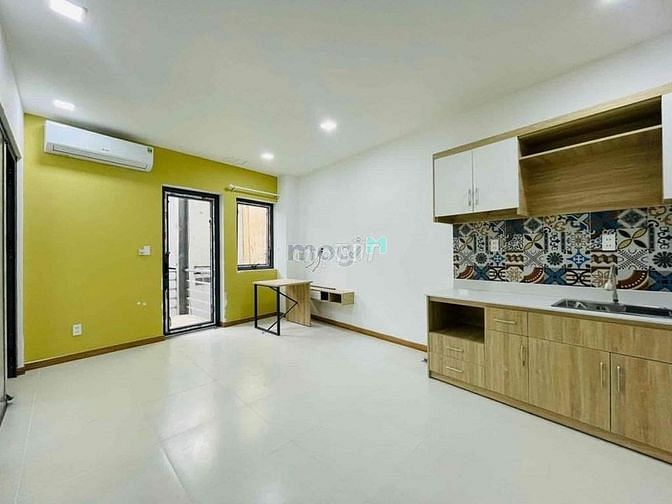 Hình ảnh C.hộ dịch vụ_2PN_Bình Thạnh_FULL NT_ban công_cửa sổ lớn
